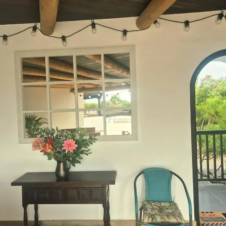 Detached With Stunning Mountain And Sea Views, 14m Pool & Sunken Hot Tub * Puerto del Carmen (Lanzarote)