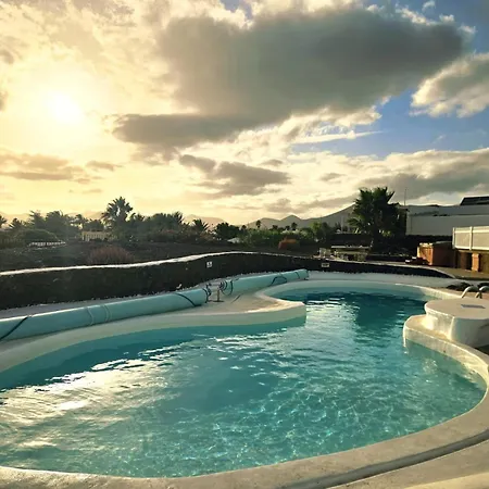 Вілла Detached With Stunning Mountain And Sea Views, 14m Pool & Sunken Hot Tub