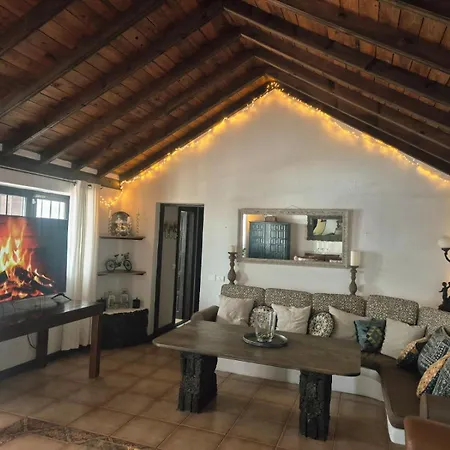 Вілла Detached With Stunning Mountain And Sea Views, 14m Pool & Sunken Hot Tub
