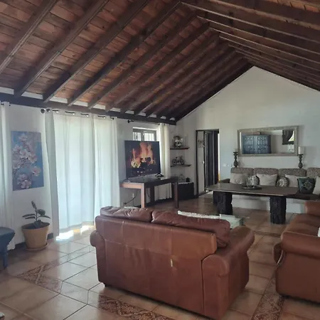 Вілла Detached With Stunning Mountain And Sea Views, 14m Pool & Sunken Hot Tub *